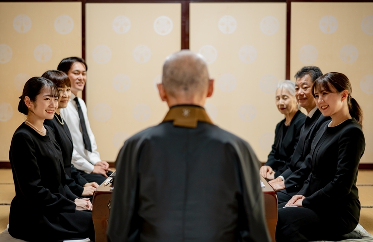 ご法事後のお食事なら【割烹味香佐】各種個室で本格会席料理をお召し上がり下さい。
