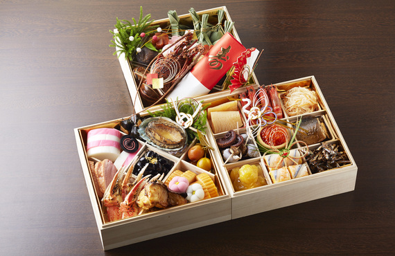 冷凍ではない【生】のおせちのご注文受け付けを開始致しました！【割烹味香佐】送料無料で宅配も承ります！