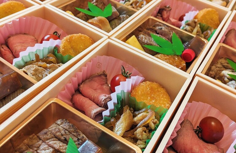 横浜で和食弁当なら　【割烹味香佐】　ご指定の場所までお届け致します！